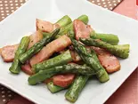 アスパラベーコン（Sunrise Asian Dining ＆ Bar）