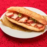 バインミー皮付き豚肉 BÁNH MI HEO QUAY（CAY DUA）