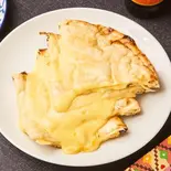 とろ〜りチーズナン Melted Cheese Naan（インド料理ルチ赤塚店）