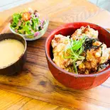 唐揚げの自家製マヨネーズ丼（キッチンフジヒロサン）