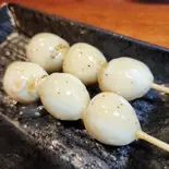 ウズラ卵の塩だれ焼き2本(串焼き鶏一品てんすい)