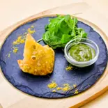 スパイスポテトのピロシキ Spiced Potato Samosa(カザーナみなとみらい)