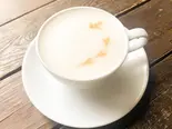 オーツミルクラテ Oat Milk Latte（BONDI COFFEE SANDWICES KOMAZAWA）