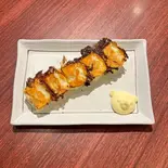 鶏チーズ餃子5個（餃子と肴 さかずき）
