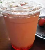 ストロベリーラテ（雪の窯珈琲）