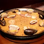 雲丹ペーストと魚介のパエリヤ(二人前)（スペインバル ラ・ピカーダ・デ・トレス Spain Bar La Picada de tres）