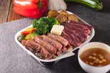 《ハラミ＆サーロイン》ガーリックステーキ丼＆スープセット（ガーリックブラストステーキ Garlic Blast Steak 南青山店）