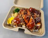 チリソース とりの唐揚げ丼 W（どんぶりdeええねん 西宮北口店）