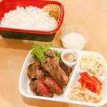 牛タンの塩こうじ漬け焼き 麦とろ弁当（中野新橋ホルモン良ちゃん）