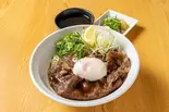 1番人気‼︎極上のA5黒毛和牛の肉うどん Udon with Fine A5 Japanese Black Beef(讃岐のおうどん 花は咲く 新中野本店)
