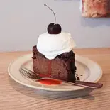 二層のチョコレートバスクチーズケーキ(ぎるふりかふぇTOKYO)
