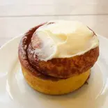 シナモンロール Cinnamon Roll（カフェキューブリック）