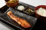サーモン西京漬け定食【濃厚な西京味噌の旨み】（しんぱち食堂 蒲田店）