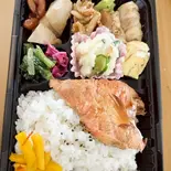 日替わり金目弁当（ほほえみ）