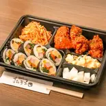 のり巻きヤンニョムチキンSET（ホンデポチャ名古屋大須店）