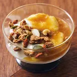 【学芸大学店の人気メニュー】自家製レモンシロップの濃厚グラノーラヨーグルトSサイズ / Granola Yogurt : Size S(RAW SOUP 学芸大学)