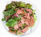 ヌア・ナムトック(牛肉グリルハーブ和え)（SK THAILAND）