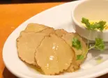 いぶりがっこと北海道3種の白いチーズソース（馬バル 健 -たける-）