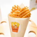 ②ワッフルフライ（フライドポテト専門店Sun RAITO）