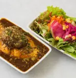 牛タン100%ハンバーグのせビーフシチューオムライス（カフェヴェリーヌ）