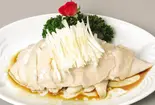 蒸し鶏のネギ油かけ(青樺)