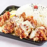 1キロヤンニョムチーズからあげ弁当（【メガ盛り‼】1キロ弁当工房 肉MAX！！ 平岸店）
