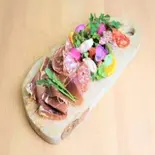 生ハムサラミの盛り合わせ（本格イタリアン TRATTORIA AL MOMENTO）