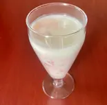 ストロベリー入りラッシ（インド.ネパール料理 PATIYALA PALACE）