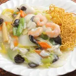 五目あんかけ焼きそば 醬油（中国酒菜 味楽）