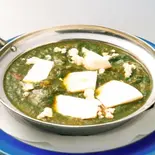 ほうれん草とインドの自家製チーズのカレー Sag Paneer Curry（SHITARA シタラ レストラン＆バー）
