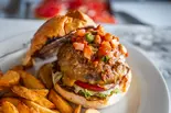 メキシカンバーガー(フレンチフライ付き) Mexican Burger with French Fries(BurgerMania白金高輪店)