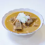 カレーもつ煮皿（やみつきモツ煮屋92MOANA）