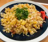 にんにくチャーハン（居酒屋ダイニング・バー沖縄ちょ〜で〜・）
