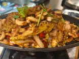 イカと玉ねぎの鉄板炒め（東北・四川料理辣妹子 ラーメイズ 綱島店）
