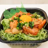 パンチ力あり、俺のにんにくユッケ丼（【大トロ/中トロの鮪(まぐろ)専門】bento ya Donmaru/丼丸 sushi bento vendor/tuna expert/Donmaru）