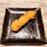 ウズラにんにくの串揚げ（肉酒場にゃぶ）