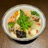 野菜たっぷり麻辣湯(白湯スープ)（薬膳麻辣湯と薬膳カレー灯華）