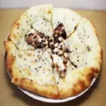 チョコ チーズナン Chocolate Cheese nan(【スパイス王国インドで長年修行したシェフのこだわり料理】Himalayan Spice and Masala Mart)
