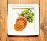 【dish】ソイミートハンバーグ Soy Meat Hamburg Steak（ヘルシー野菜とヴィーガンDELIのお弁当【aux DELI】）