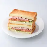 トーストサンド BLT〜シーザーサラダ仕立て〜 Caesar Salad-Style Toasted BLT Sandwich(カフェ・ド・クリエ JRイン札幌北2条店)