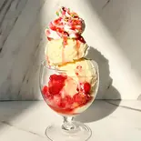 いちごパフェ（CREABeeICECREAM）