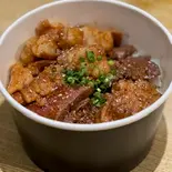 やざわ炭火で焼いたホルモン丼（極 和牛焼肉やざわ 池袋店）
