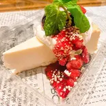 ベリーベリーチーズケーキ（ベトナムフレンチ デサリータ(吉祥寺)）