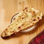 ガーリックナン Garlic Naan（インド料理 パナス国分寺）