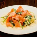 スモークサーモンとほうれん草(Gokan Spanish+Italian 練馬店)