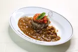 フレッシュトマトとバジルのハンバーグカレー(船橋駅前カレー専門店 「ワンミニッツカレー ランプ」)