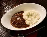 和牛もつカレー（牛牛 西麻布 総本店）