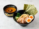 全部のせつけ麺(チャーシュー4枚・薬味ネギ・ホウレン草・ノリ6枚・味玉1個)（ゴル麺。 THE GOLDEN TSUKEMEN）