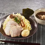 麺800g！！こってり背油魚介豚骨の極太つけ麺【チャーシュー5枚・味玉】（魚介と豚骨のWスープが決め手！ つけ麺 総本山 無双 尼崎大西店）