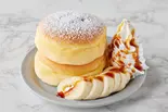 キャラメルバナナホイップスフレパンケーキ(2個付き)Caramel Banana Souffle Pancake(しっとりパンケーキ 恋するスフレ 天神店)
